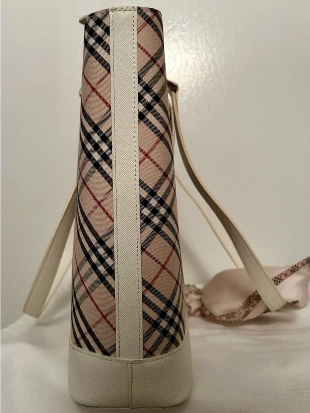 Burberry Nova Check Tote Bag with Vintage Authentic Burberry Scarf. - Picture 8 of 16